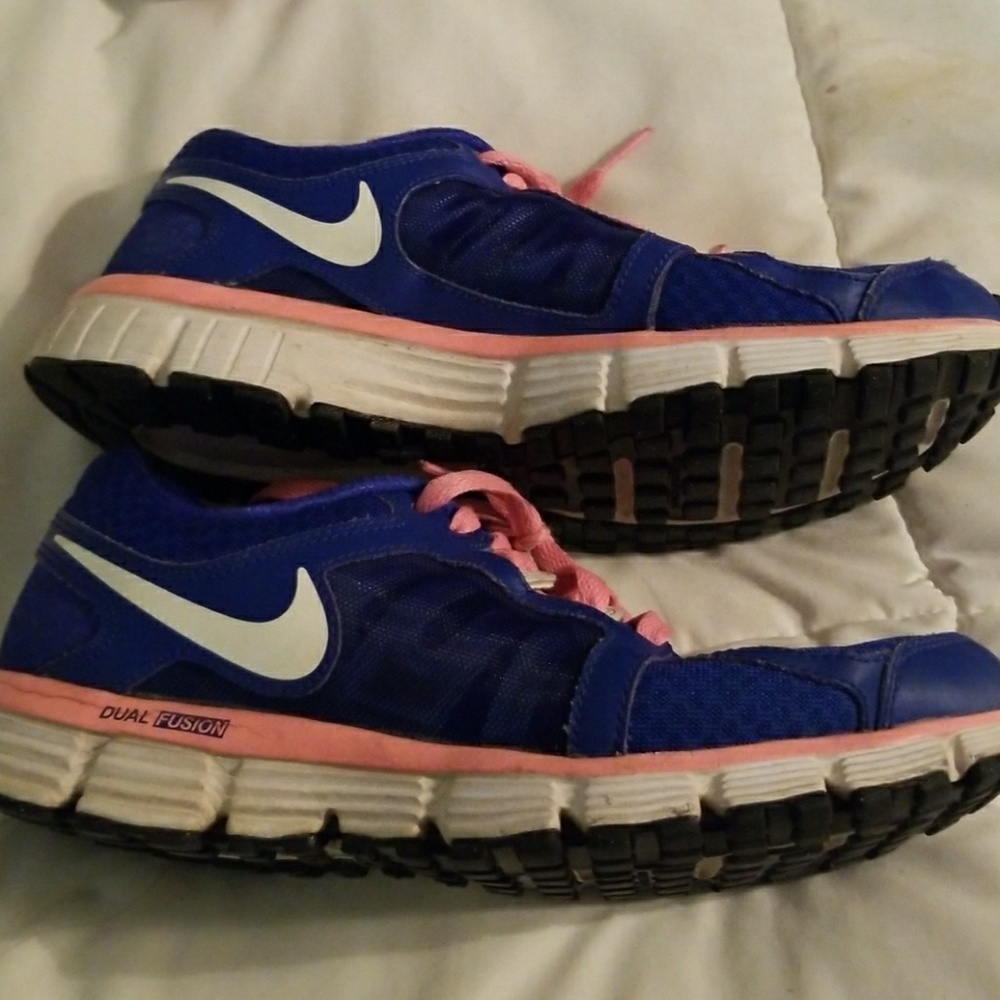Nike - Picture 4 of 4